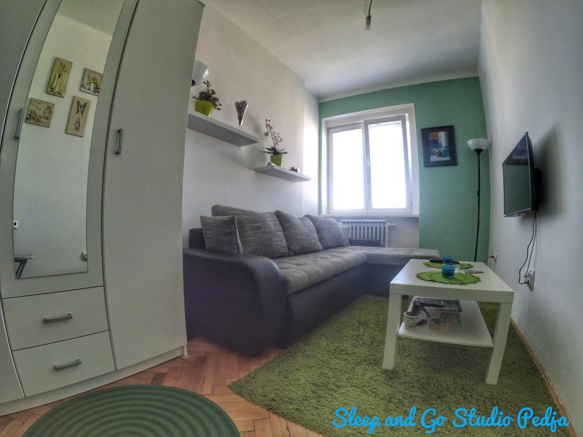 Sleep&Go Pedja Appartement Belgrado Buitenkant foto