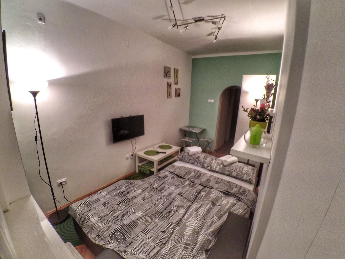 Sleep&Go Pedja Appartement Belgrado Buitenkant foto